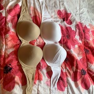 40 D strapless bra